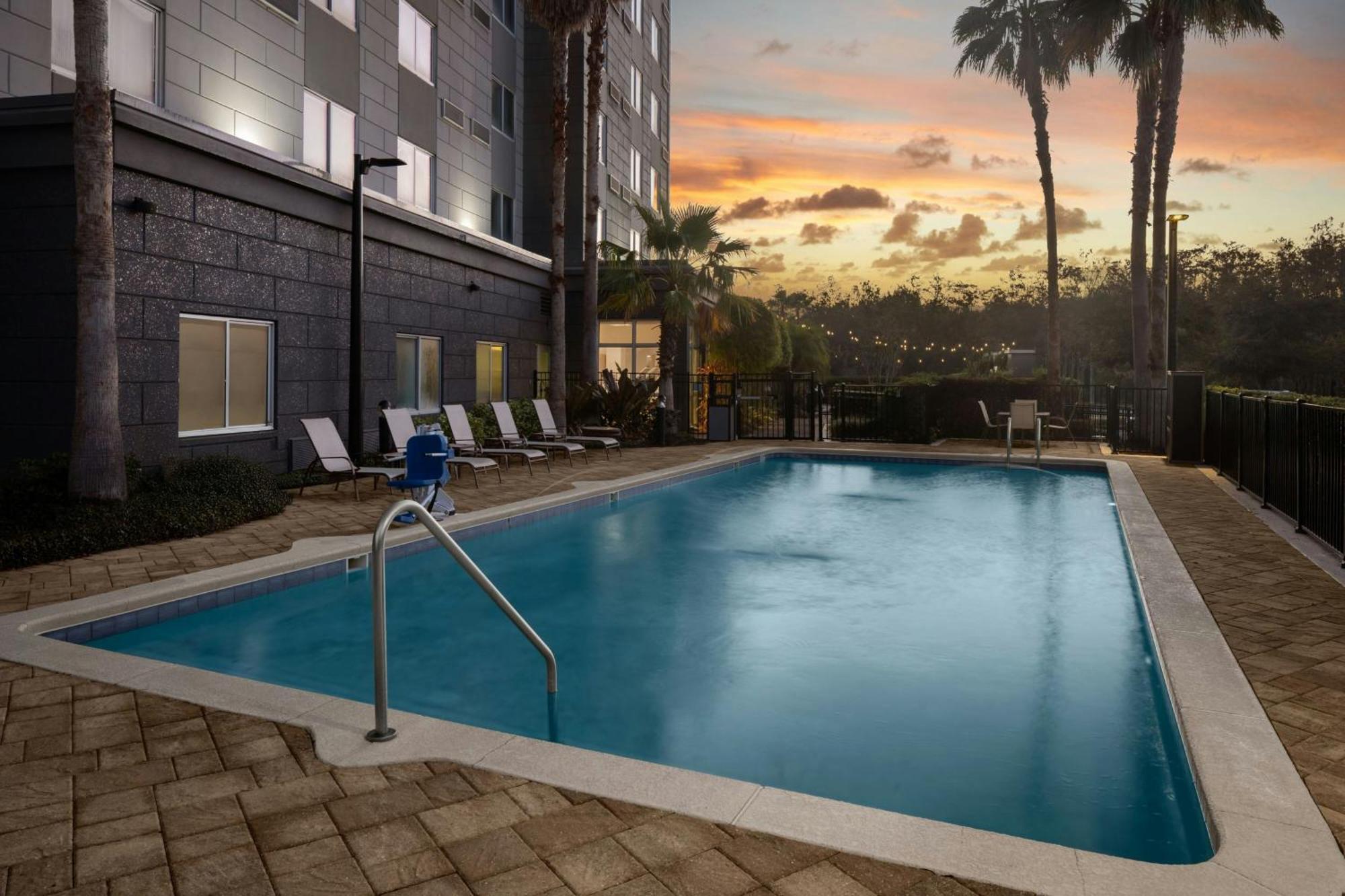 Courtyard By Marriott Orlando South/Grande Lakes Area Williamsburg Экстерьер фото